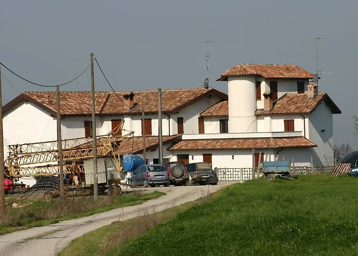 Farm Cascina Giovanola مزرعة للإقامة *
